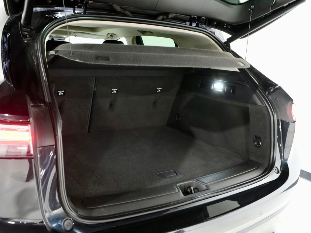 Used 2022 Buick Envision Avenir w/ Technology Package II image 10