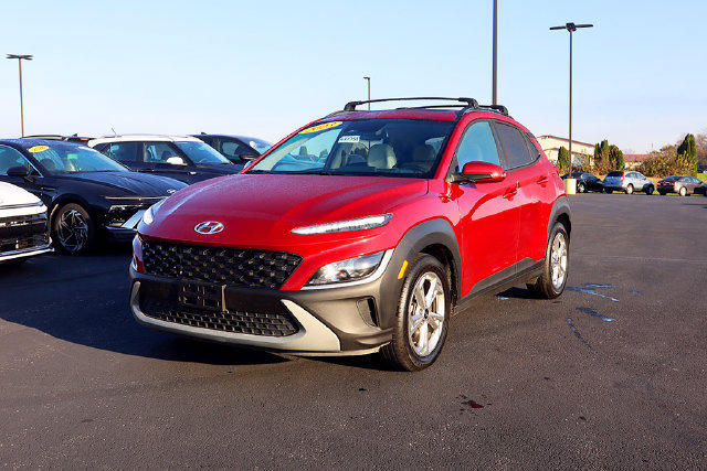 Used 2023 Hyundai Kona SEL w/ Convenience Package FWD image 3