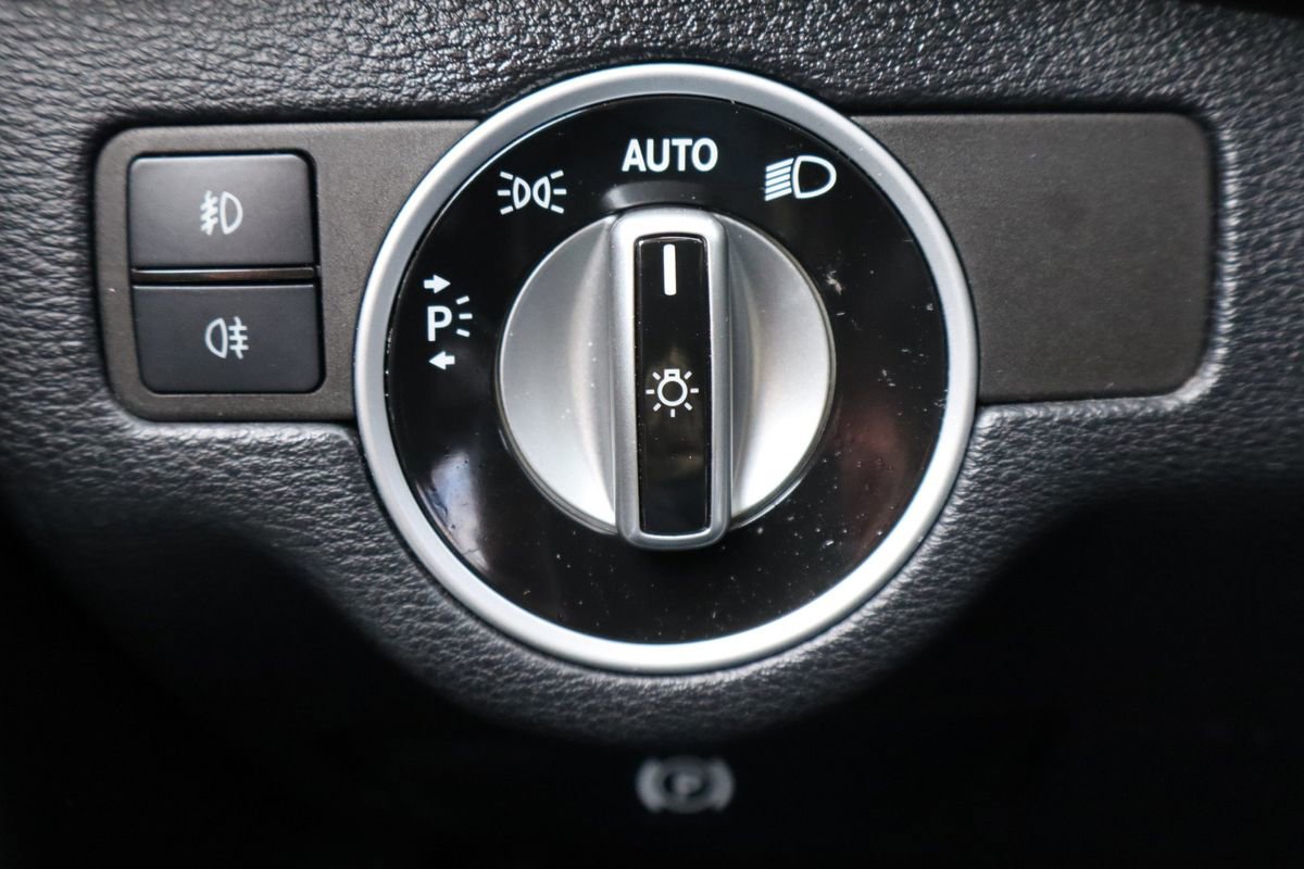 Used 2012 Mercedes-Benz GLK 350 4MATIC image 27