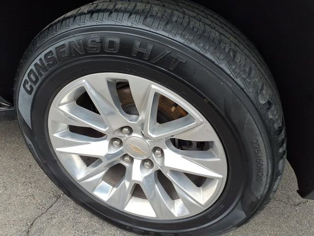 Used 2023 Chevrolet Suburban Premier RWD image 6