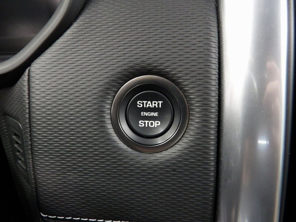 Used 2024 Land Rover Discovery Dynamic SE image 43