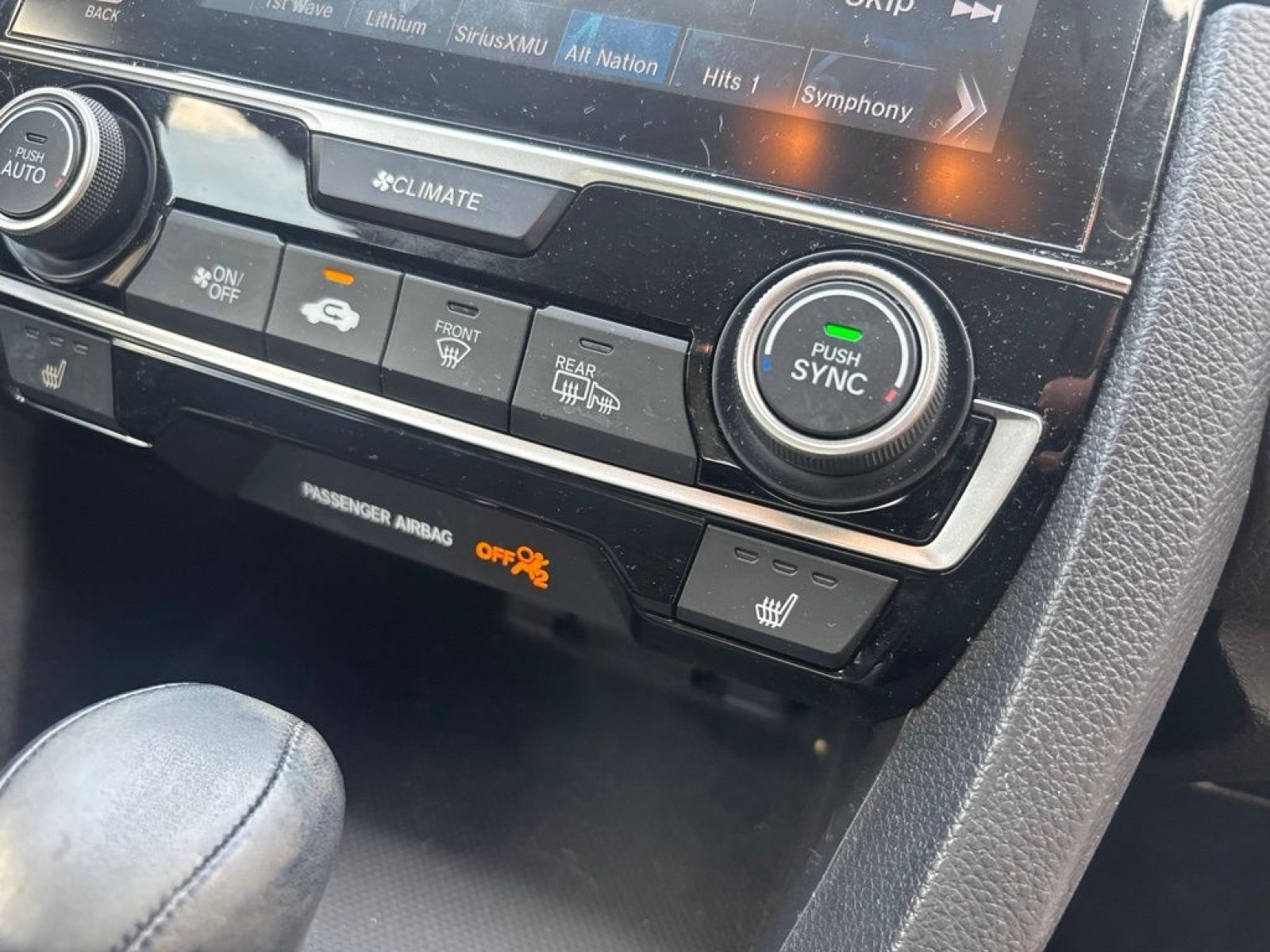 Certified 2018 Honda Civic EX-T image 9