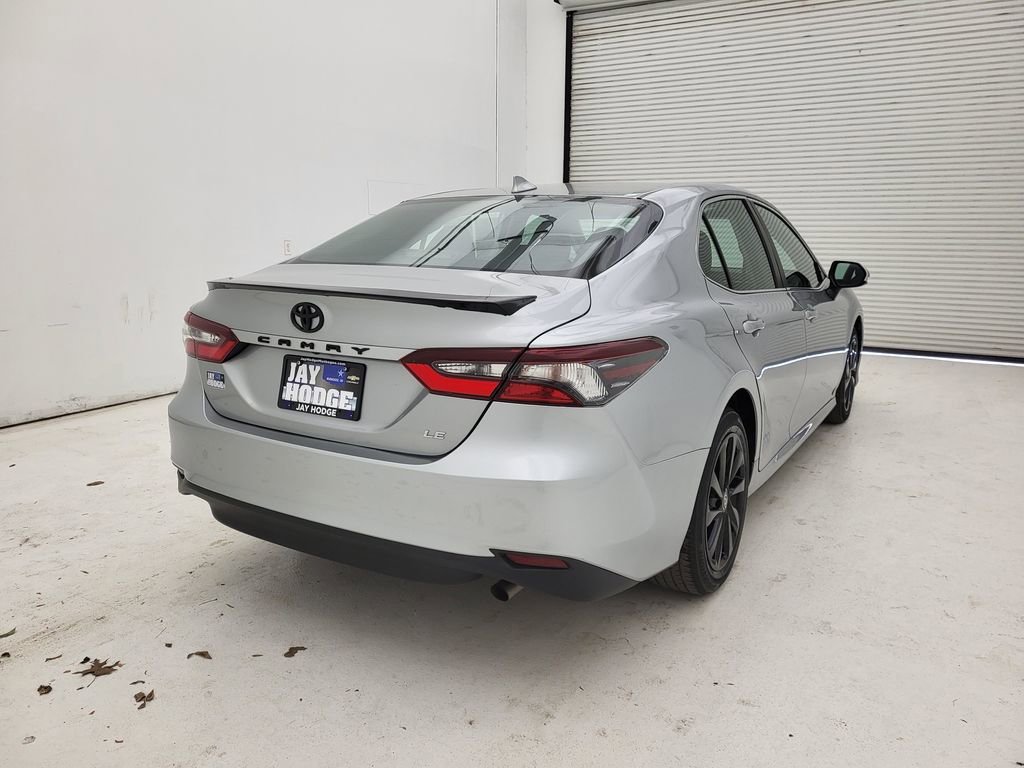 Used 2022 Toyota Camry LE image 13