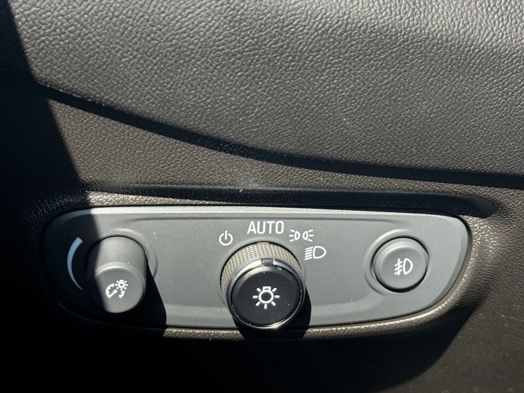 Used 2022 Chevrolet Equinox Premier AWD/4WD image 22