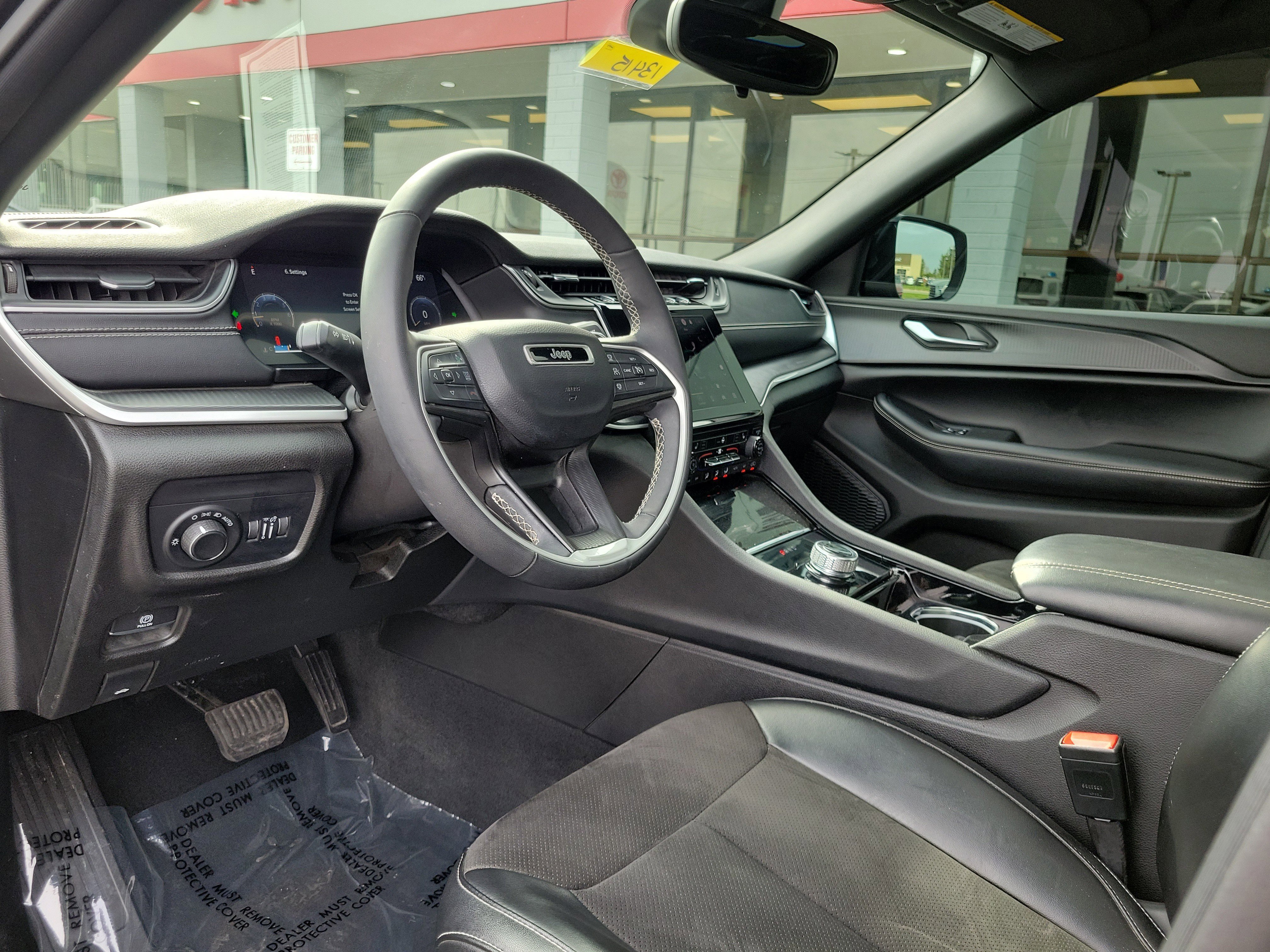 Used 2023 Jeep Grand Cherokee L Laredo AWD/4WD image 19