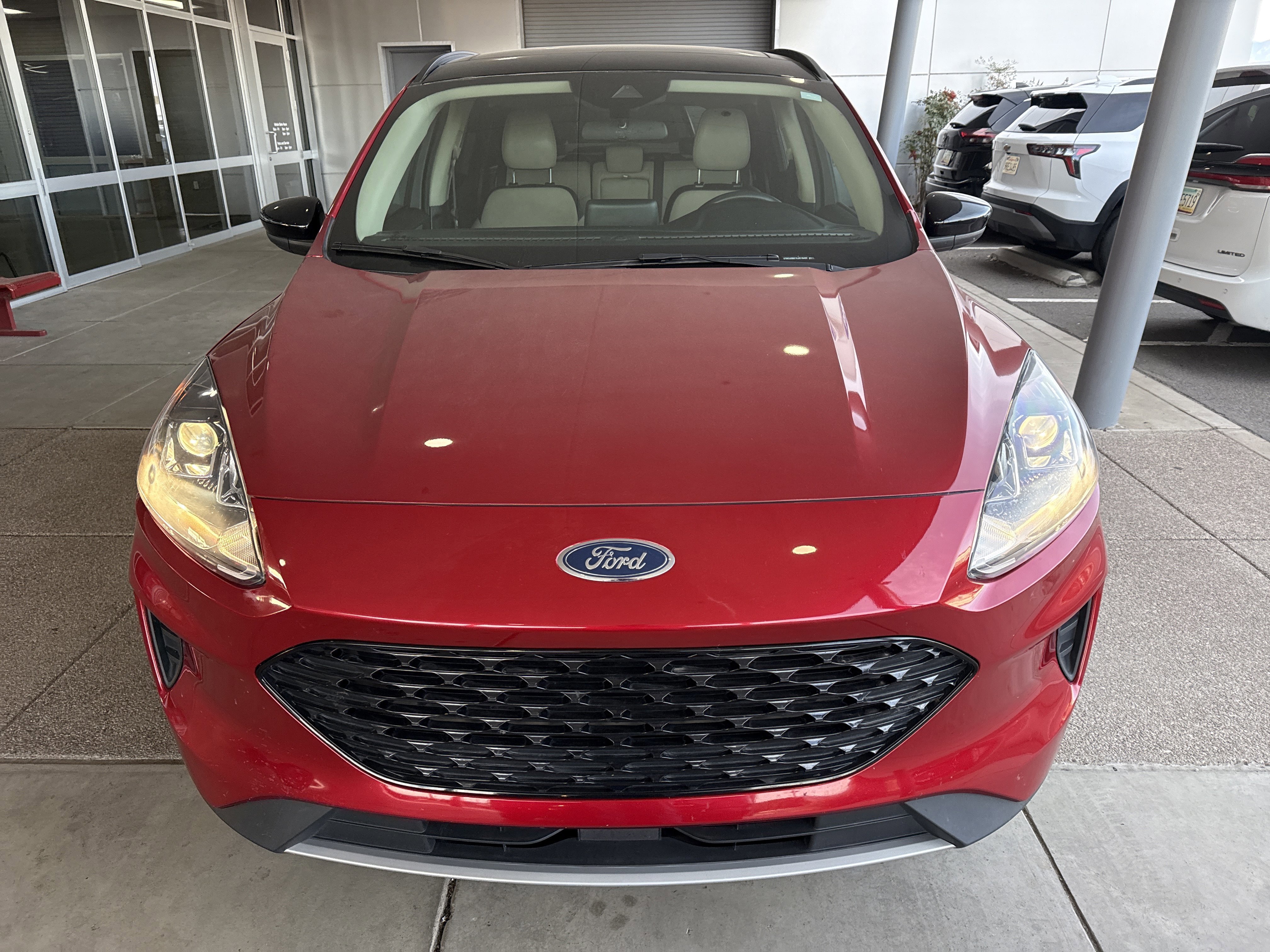 Used 2020 Ford Escape SE Sport image 2