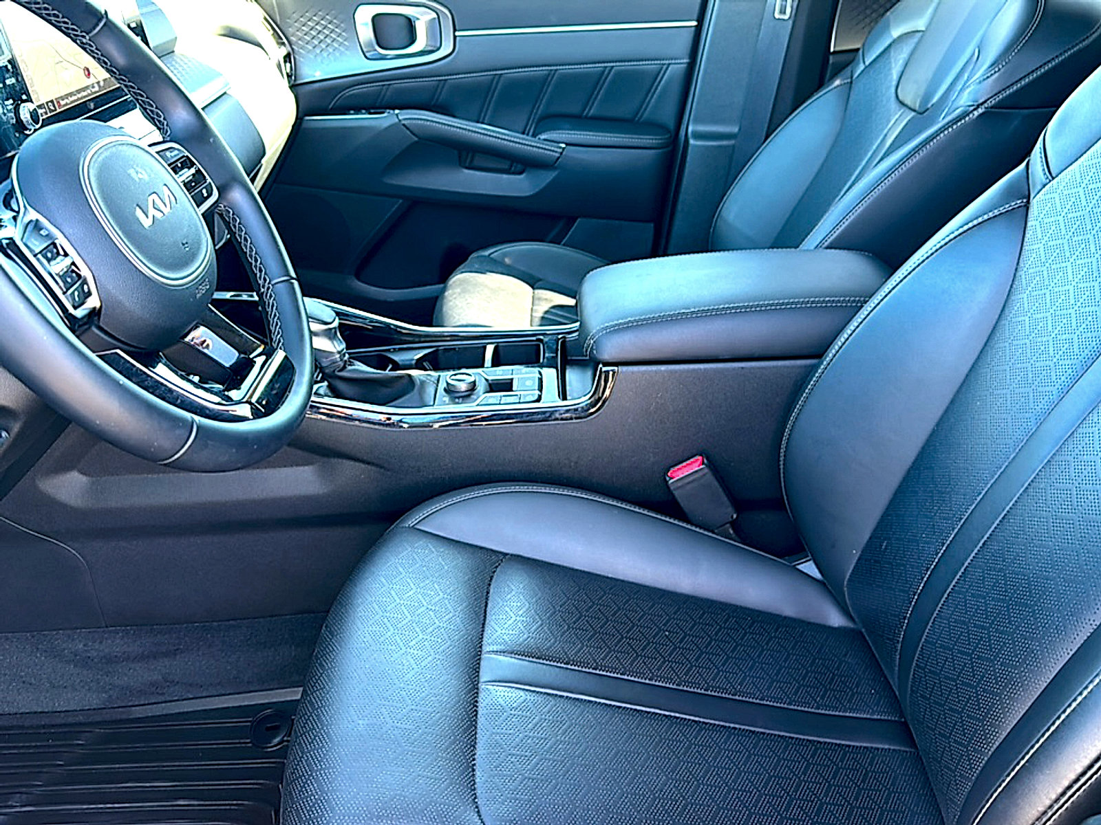 Used 2023 Kia Sorento SX AWD/4WD image 13