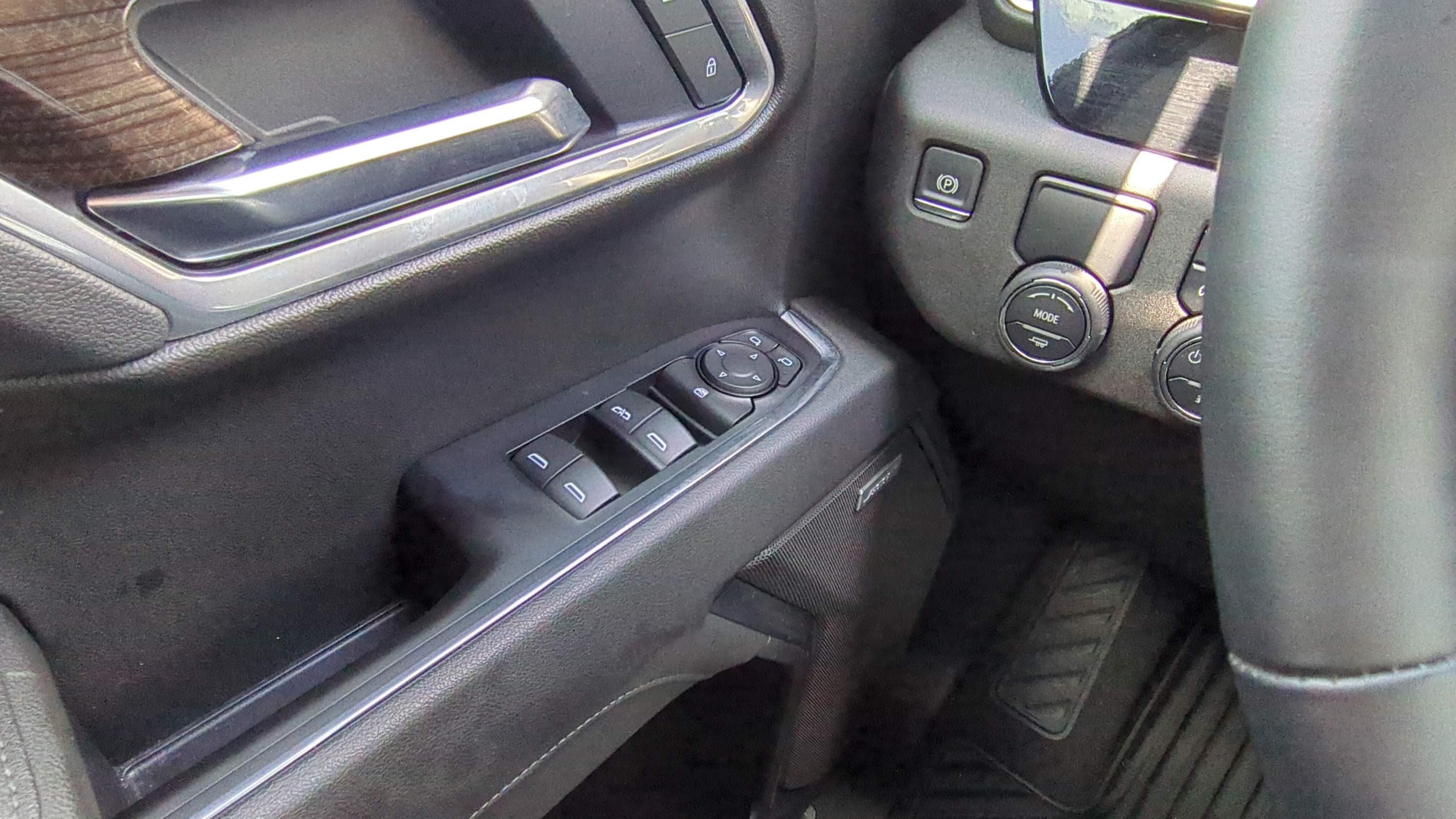 Used 2025 Chevrolet Silverado 1500 RST w/ Convenience Package II RWD image 18