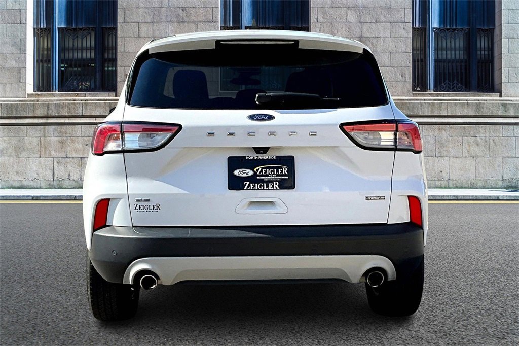 Certified 2021 Ford Escape SE image 4