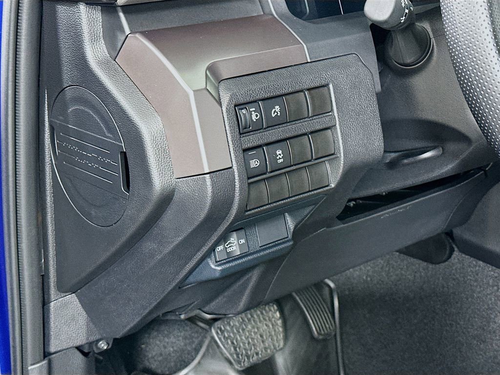 Certified 2025 Toyota Tacoma SR5 image 10