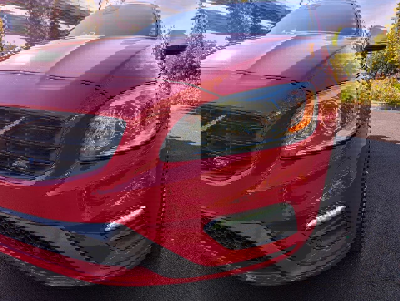 Used 2015 Volvo V60 T6 R-Design Platinum image 23