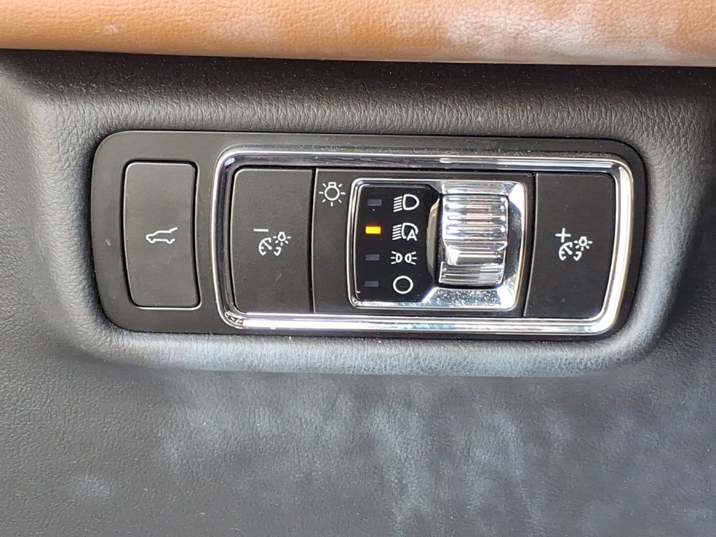 Certified 2023 Lincoln Aviator Reserve w/ Elements Package Plus AWD/4WD image 19