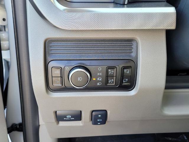New 2025 Ford F350 Platinum w/ Platinum Plus Package image 14