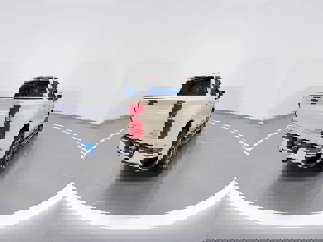 Used 2022 Chevrolet Silverado 1500 High Country w/ Technology Package image 8