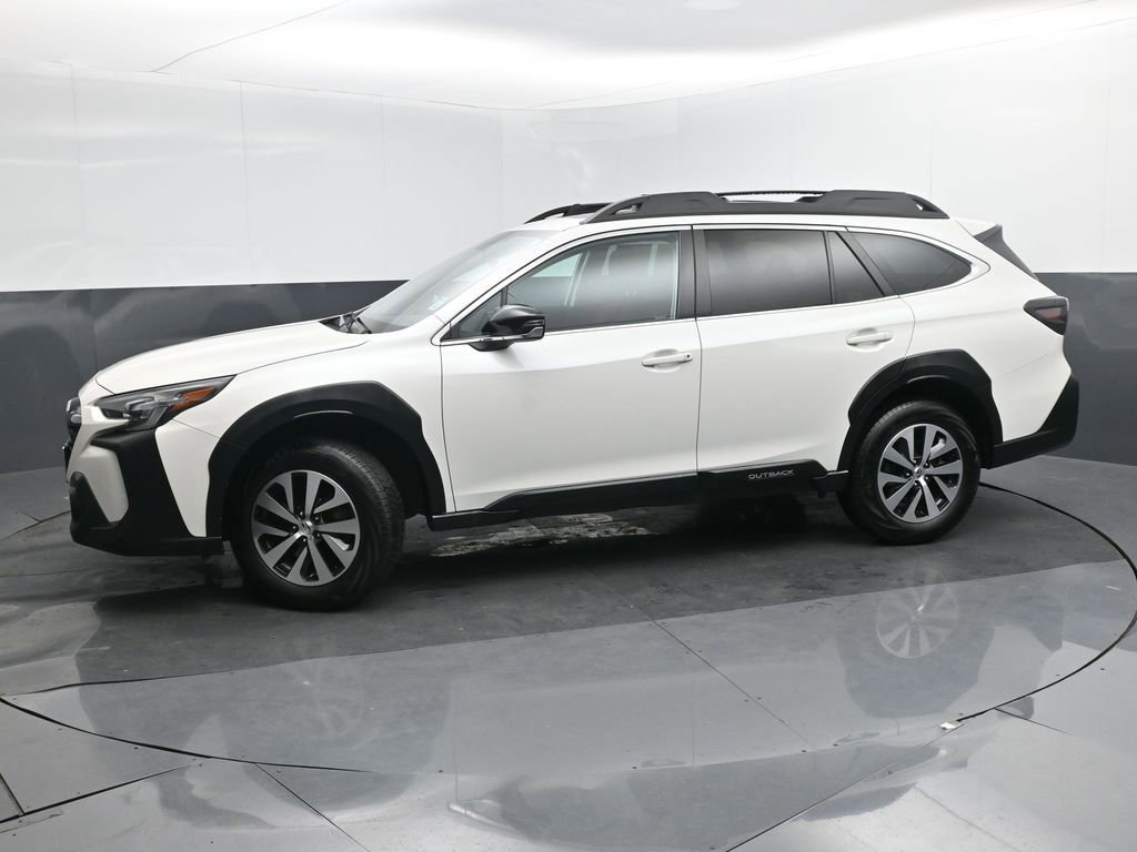 Used 2024 Subaru Outback Premium image 2