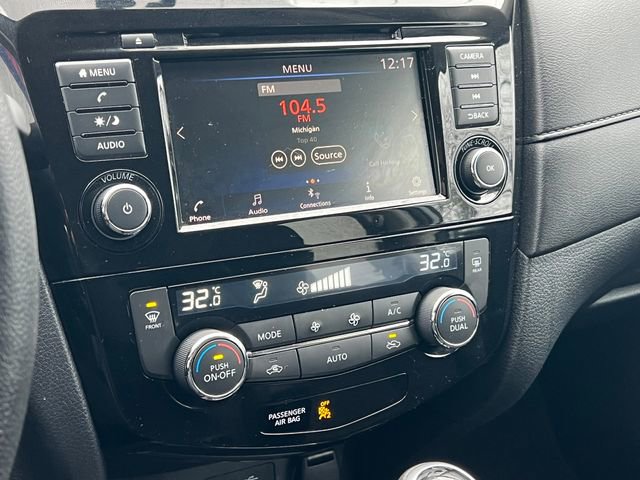 Used 2020 Nissan Rogue S image 22