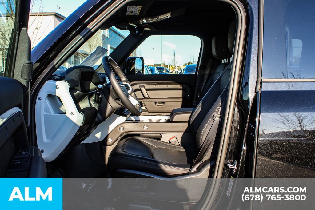 Used 2025 Land Rover Defender 110 S image 14