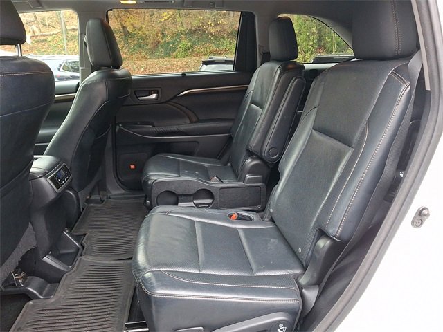 Used 2015 Toyota Highlander Limited image 12