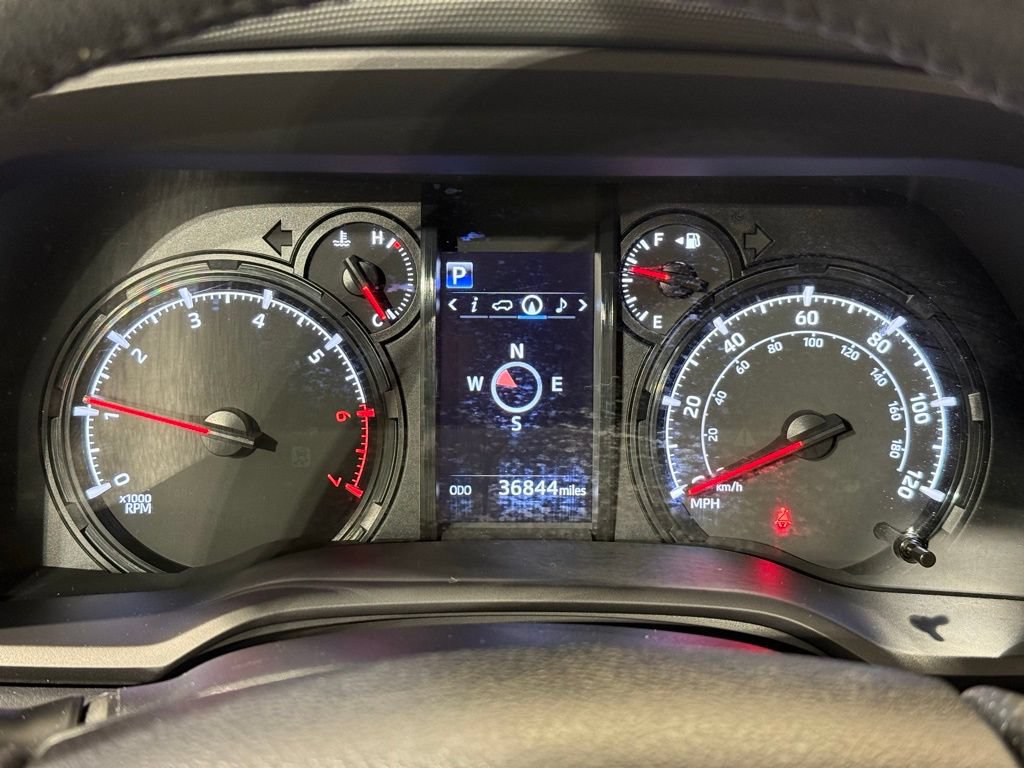 Certified 2022 Toyota 4Runner SR5 Premium w/ Moonroof Package AWD/4WD image 28