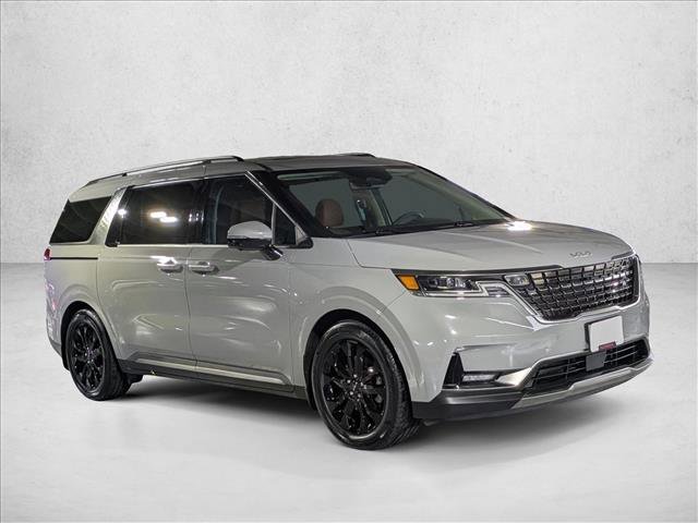 Used 2023 Kia Carnival SX Prestige image 3