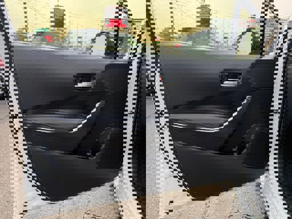 Used 2022 Toyota Corolla SE image 9