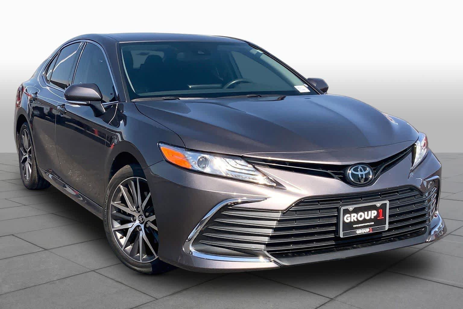 Used 2024 Toyota Camry XLE FWD image 3