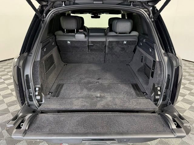 Certified 2025 Land Rover Range Rover SV AWD/4WD image 18