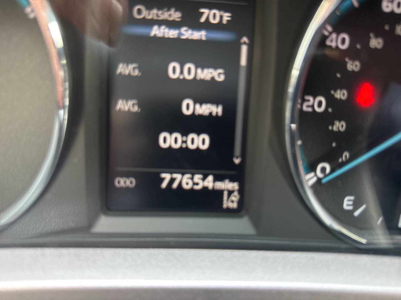 Used 2017 Toyota RAV4 XLE w/ Carpet Mat Package image 33