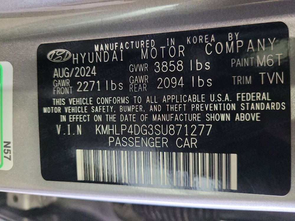 Used 2025 Hyundai Elantra Limited FWD image 33