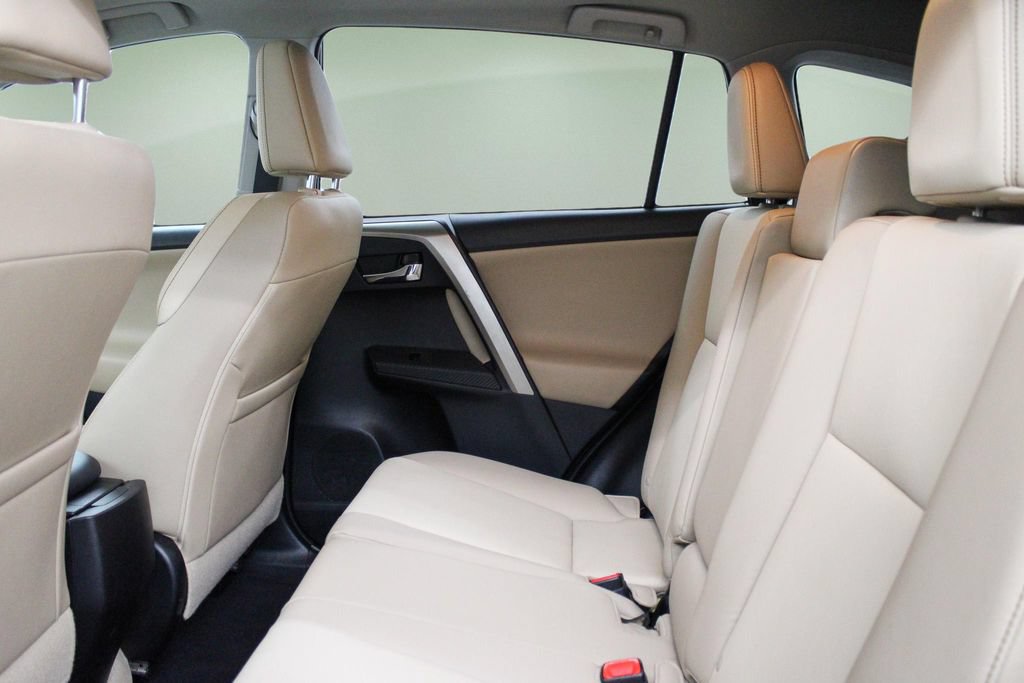 Used 2014 Toyota RAV4 Limited w/ Technology Package AWD/4WD image 26