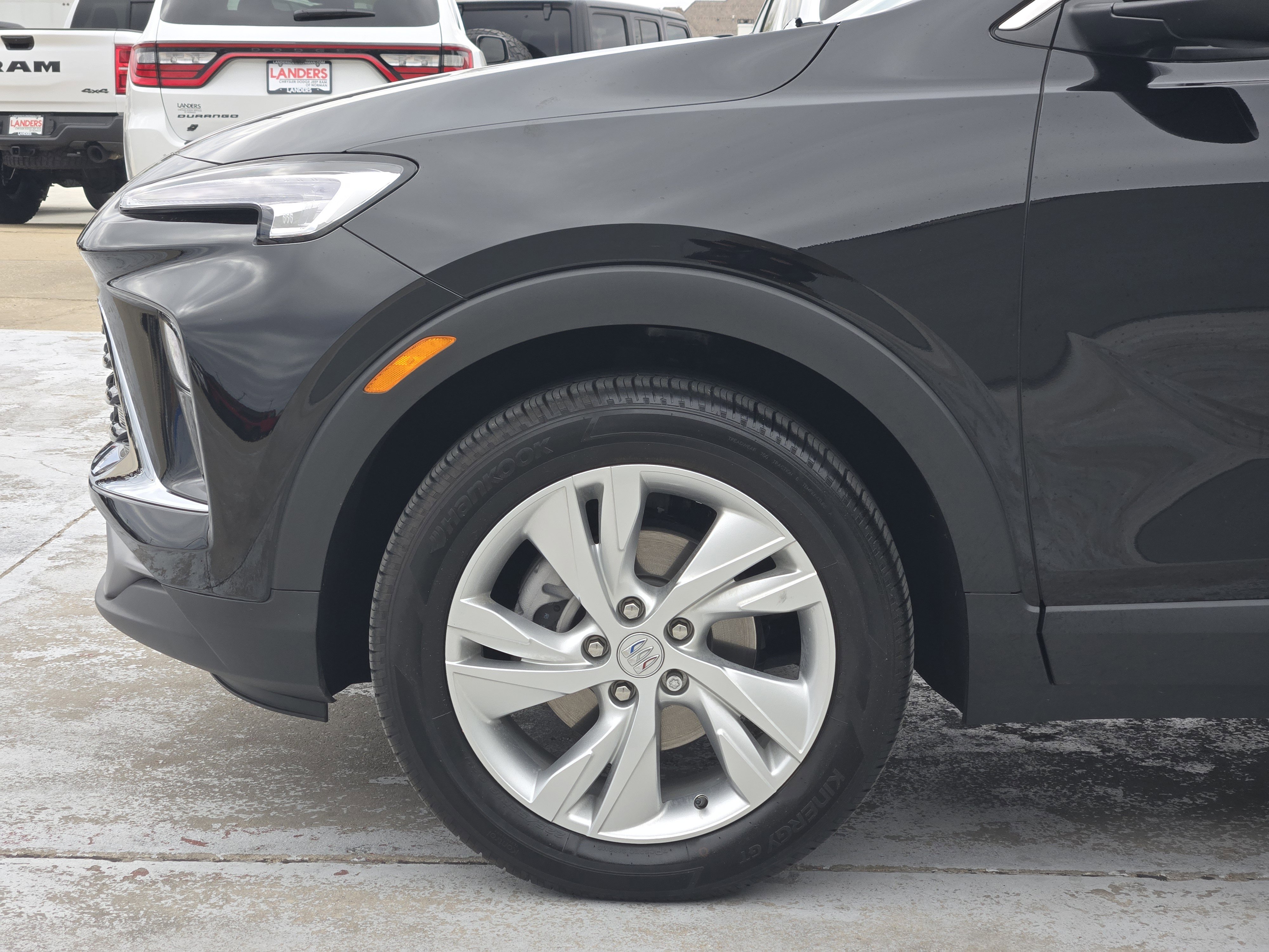 Used 2025 Buick Encore GX Preferred image 9