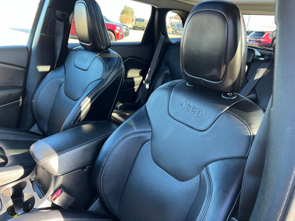 Used 2022 Jeep Cherokee Limited w/ Mopar Interior Package image 29