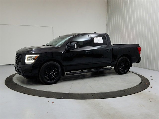 Used 2023 Nissan Titan SV w/ SV Convenience Package image 3