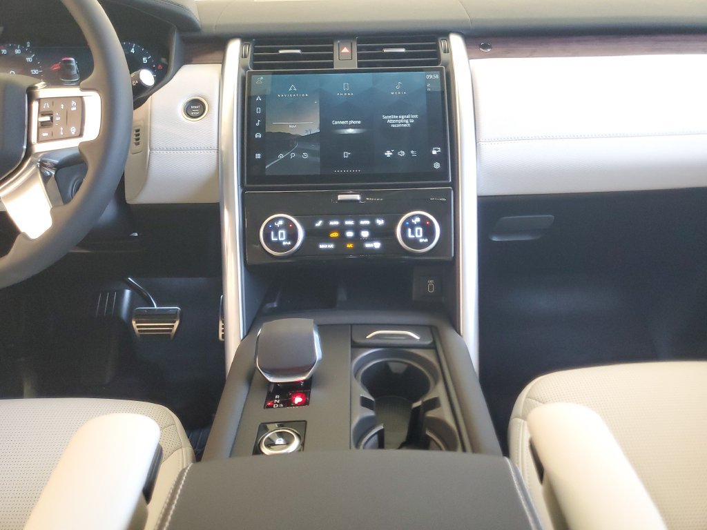 New 2026 Land Rover Discovery Dynamic SE AWD/4WD image 30