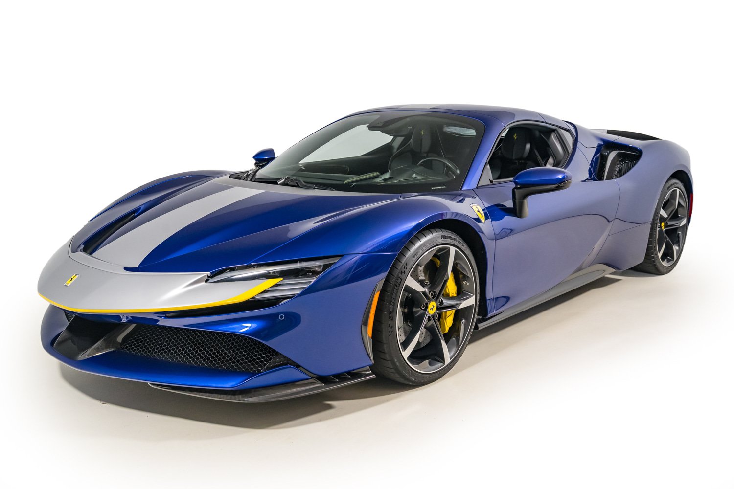 Used 2022 Ferrari SF90 Spider AWD/4WD image 12