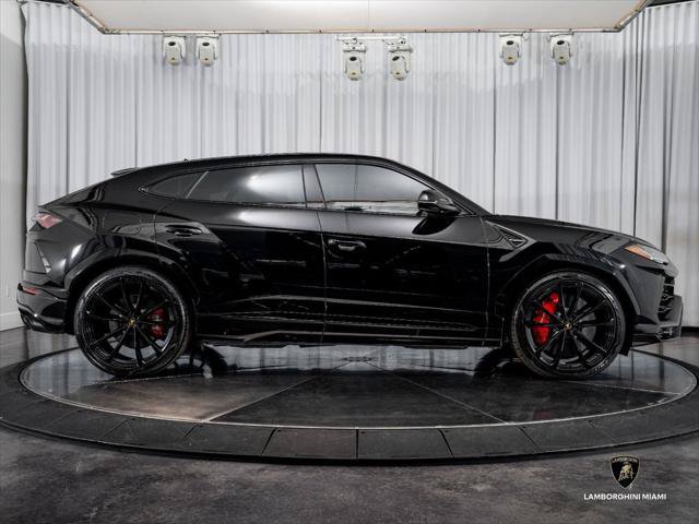 Used 2022 Lamborghini Urus AWD/4WD image 14