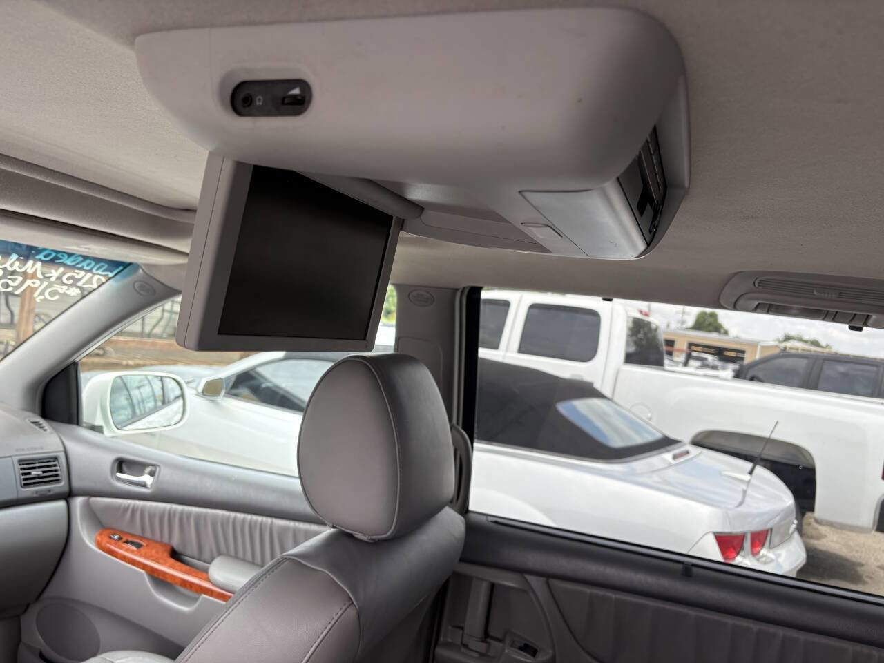 Used 2010 Toyota Sienna image 14