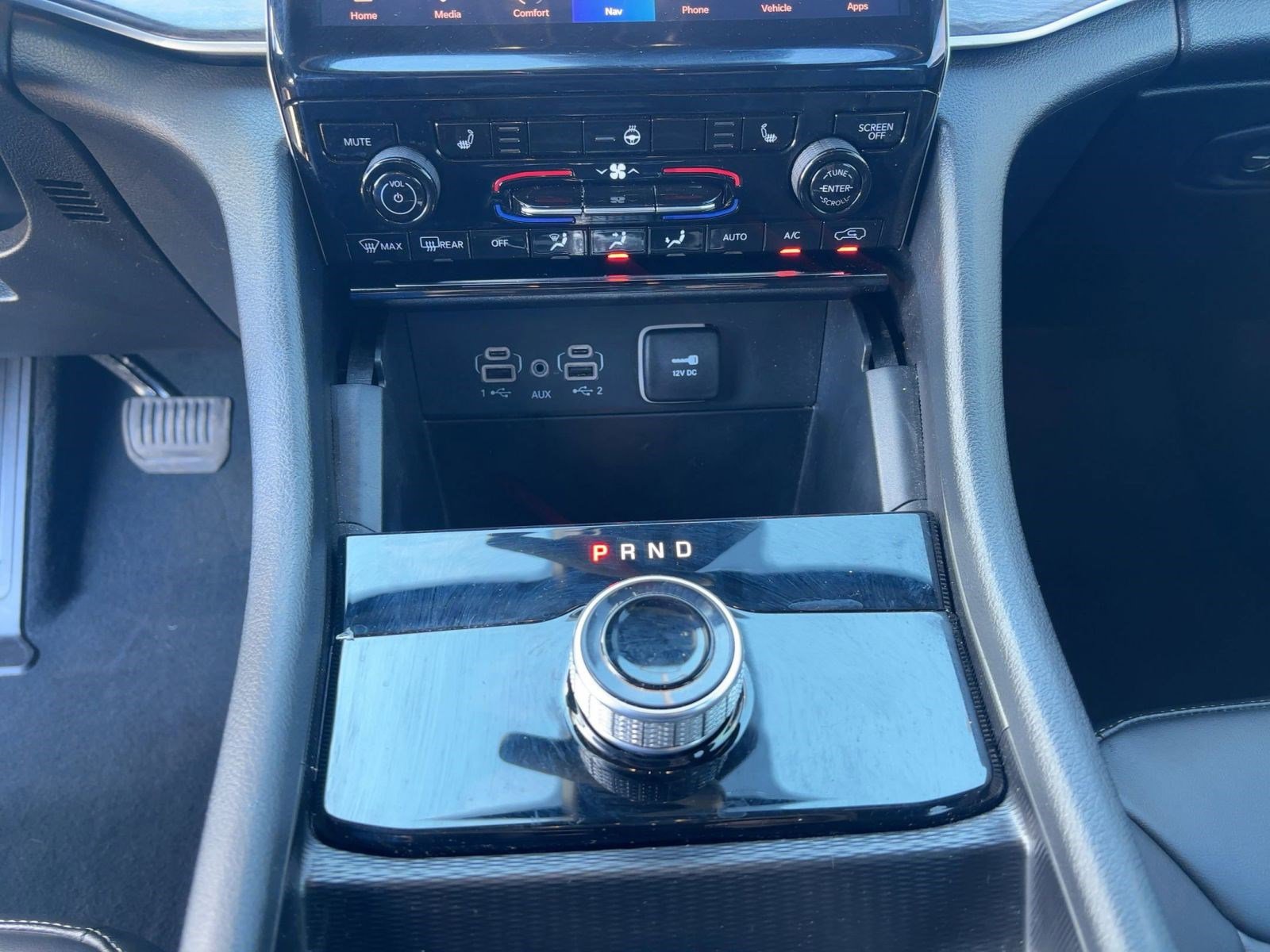 Used 2025 Jeep Grand Cherokee Limited w/ Black Appearance Package image 18