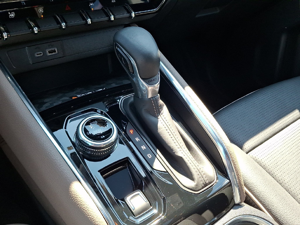Used 2023 GMC Canyon Denali AWD/4WD image 17