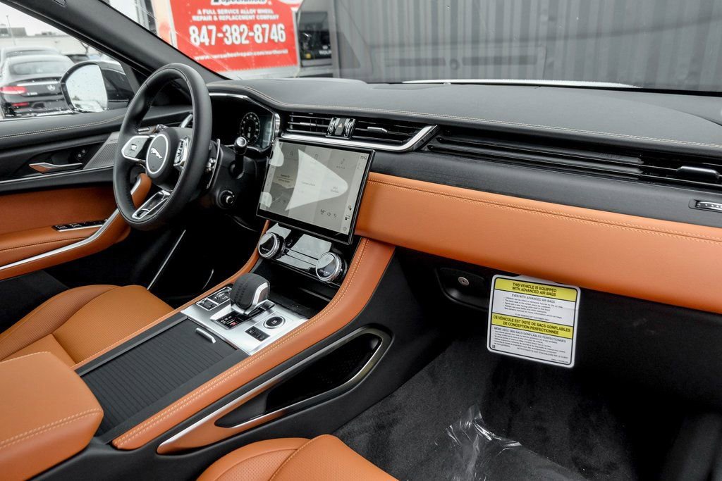 New 2026 Jaguar F-PACE R-Dynamic S image 21