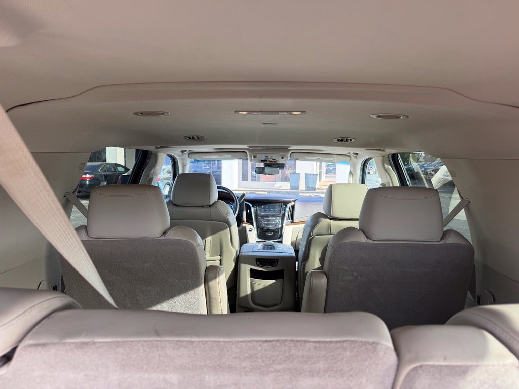 Used 2017 Cadillac Escalade ESV Luxury AWD/4WD image 19