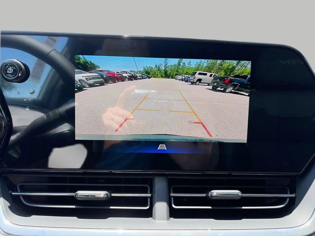New 2026 Chevrolet Trax ACTIV w/ Driver Confidence Package FWD image 18