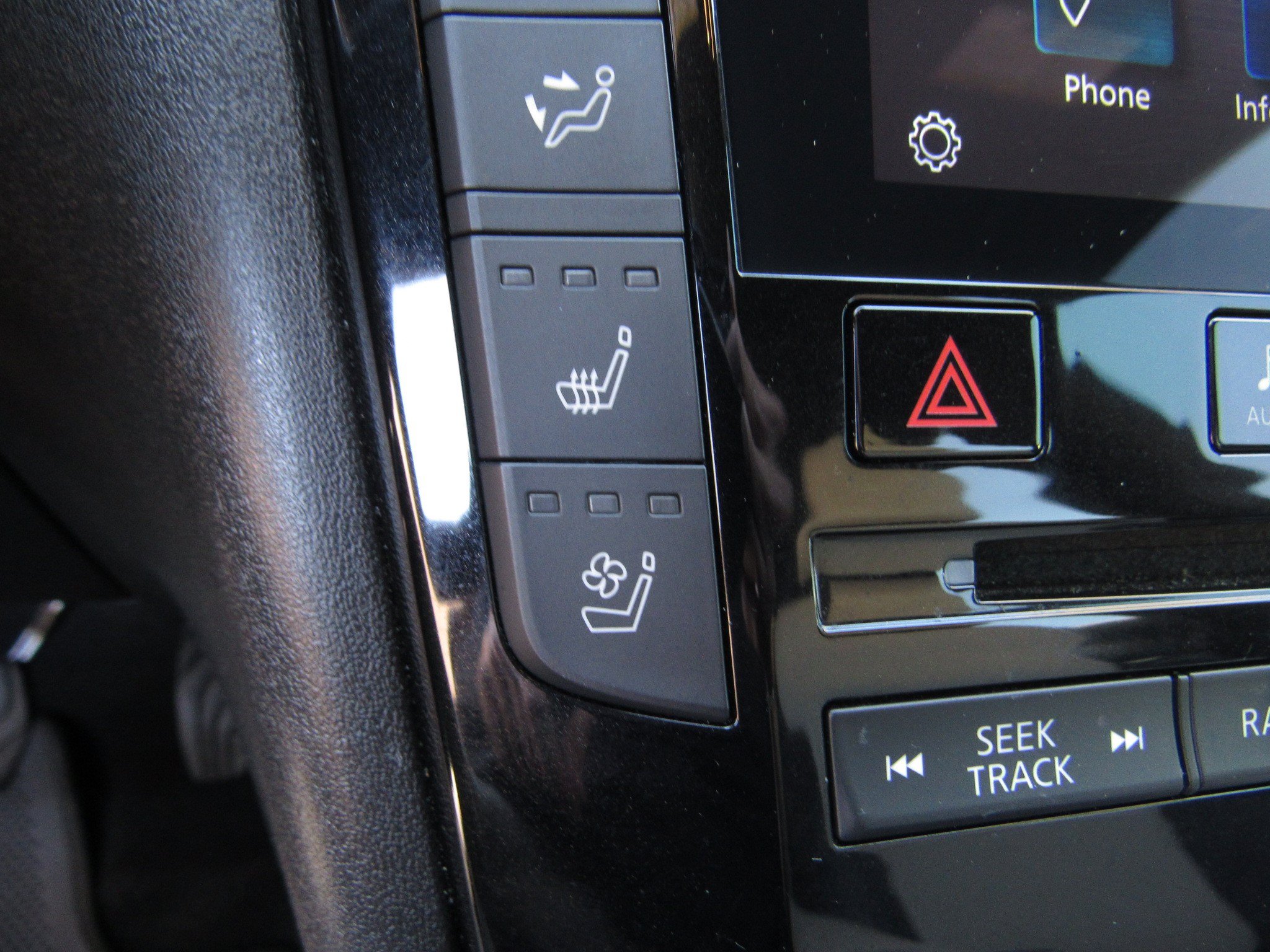 Used 2023 INFINITI QX55 Essential AWD/4WD image 23
