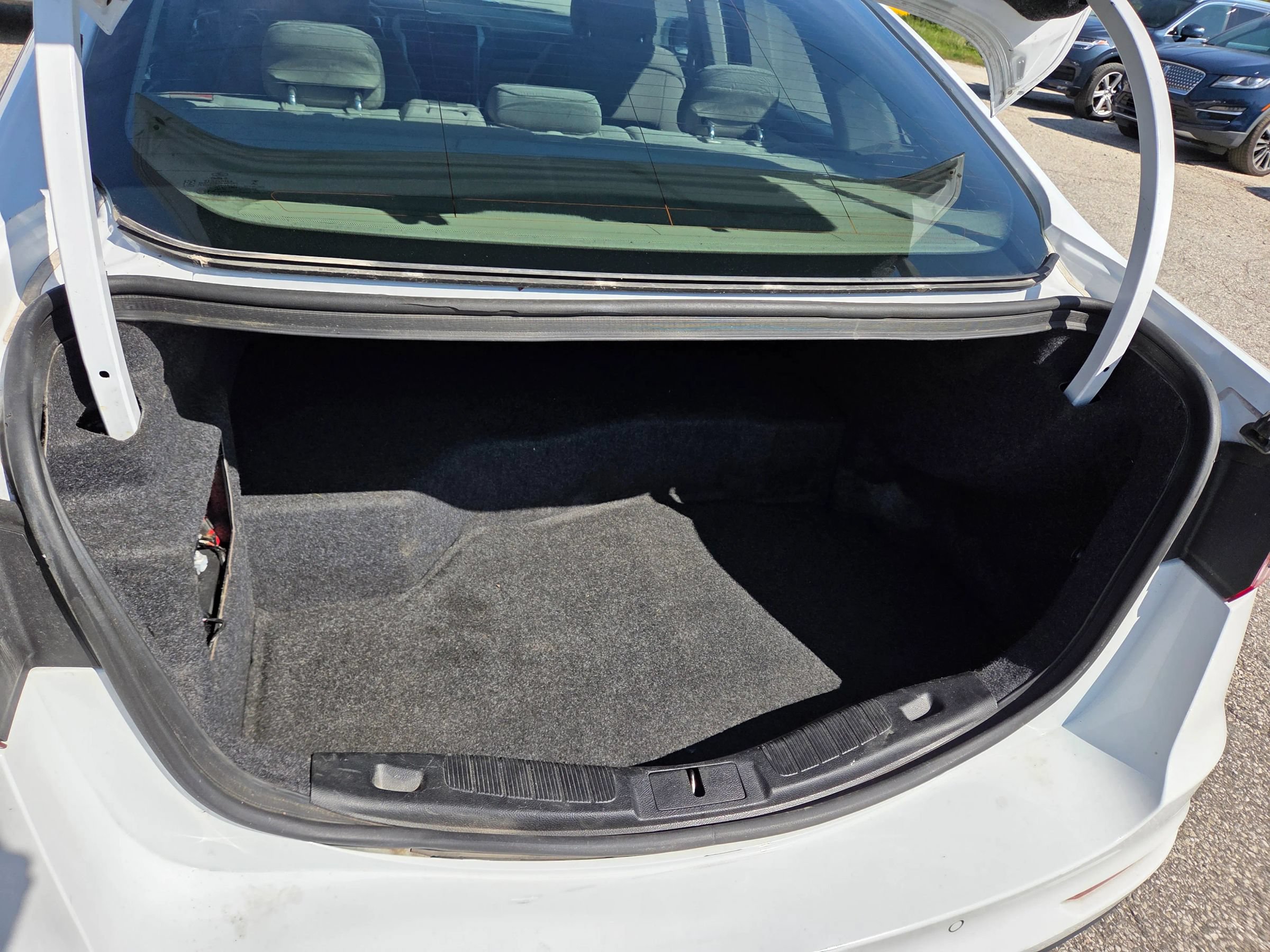 Used 2019 Ford Fusion SE FWD image 20