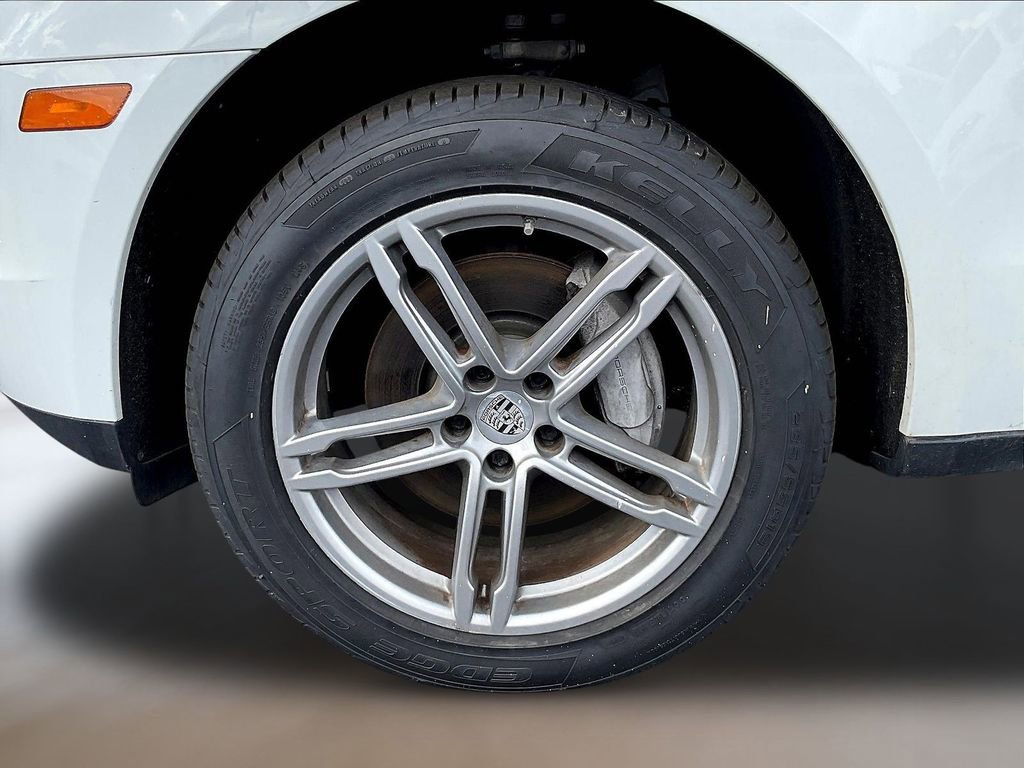 Used 2018 Porsche Macan AWD/4WD image 32