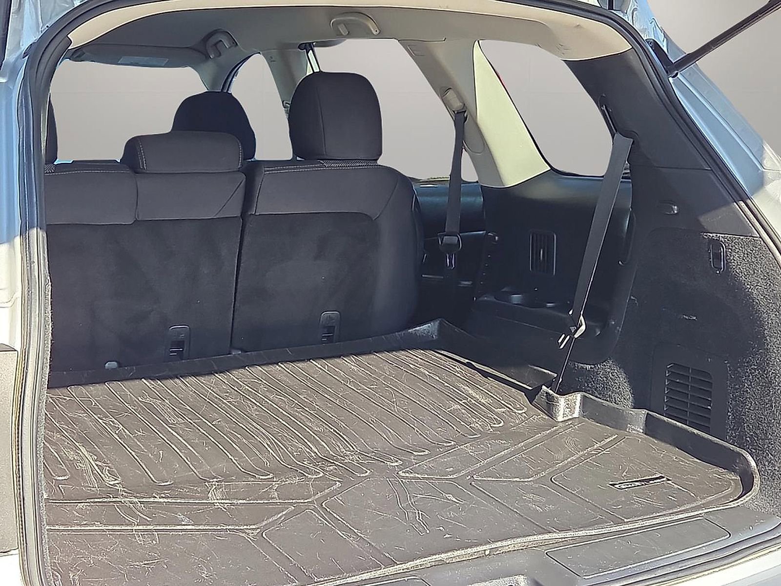 Used 2019 Nissan Pathfinder SV image 9