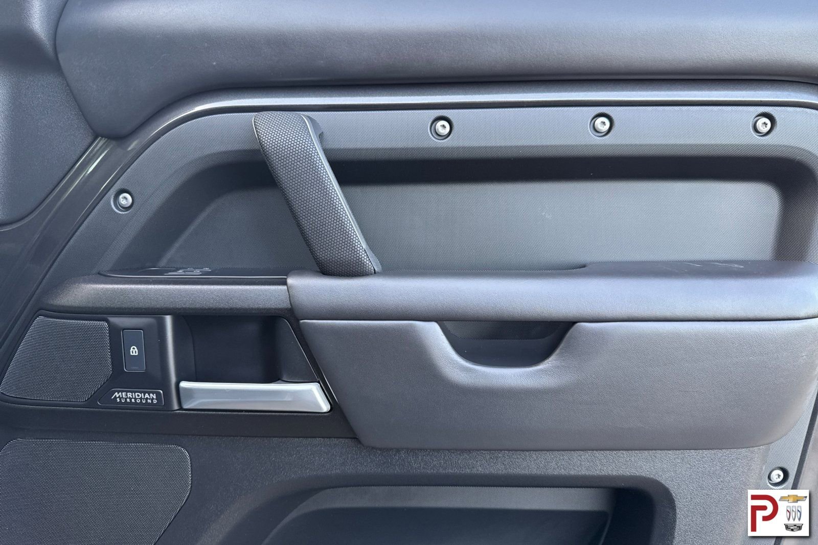 Used 2025 Land Rover Defender 110 V8 image 21