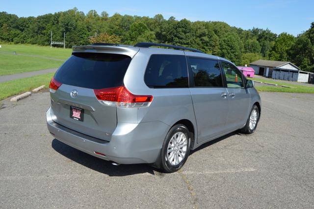 Used 2011 Toyota Sienna XLE w/ XLE Navigation Pkg FWD image 60