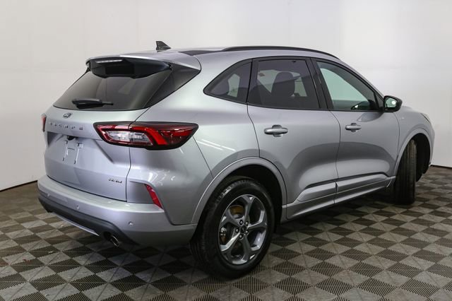 Used 2024 Ford Escape ST-Line w/ Tech Pack #1 AWD/4WD image 13