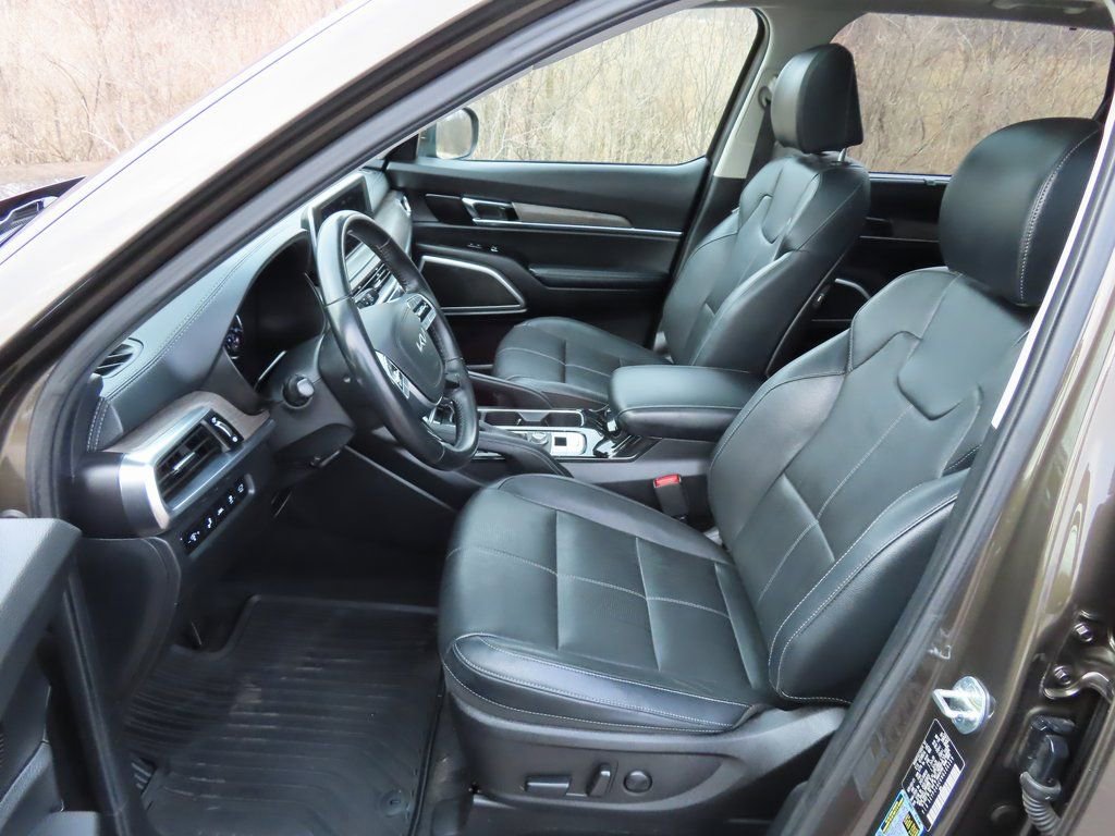 Used 2022 Kia Telluride EX w/ EX Premium Package image 25